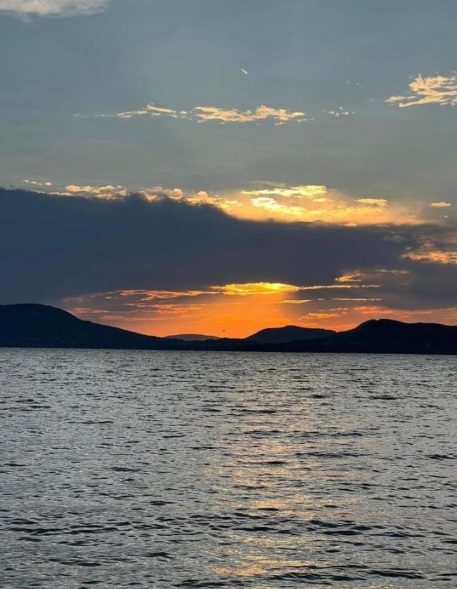 Rózsa nyaralóház Balatonboglár Esterno foto