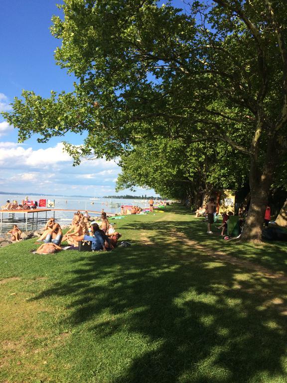Rózsa nyaralóház Balatonboglár Esterno foto